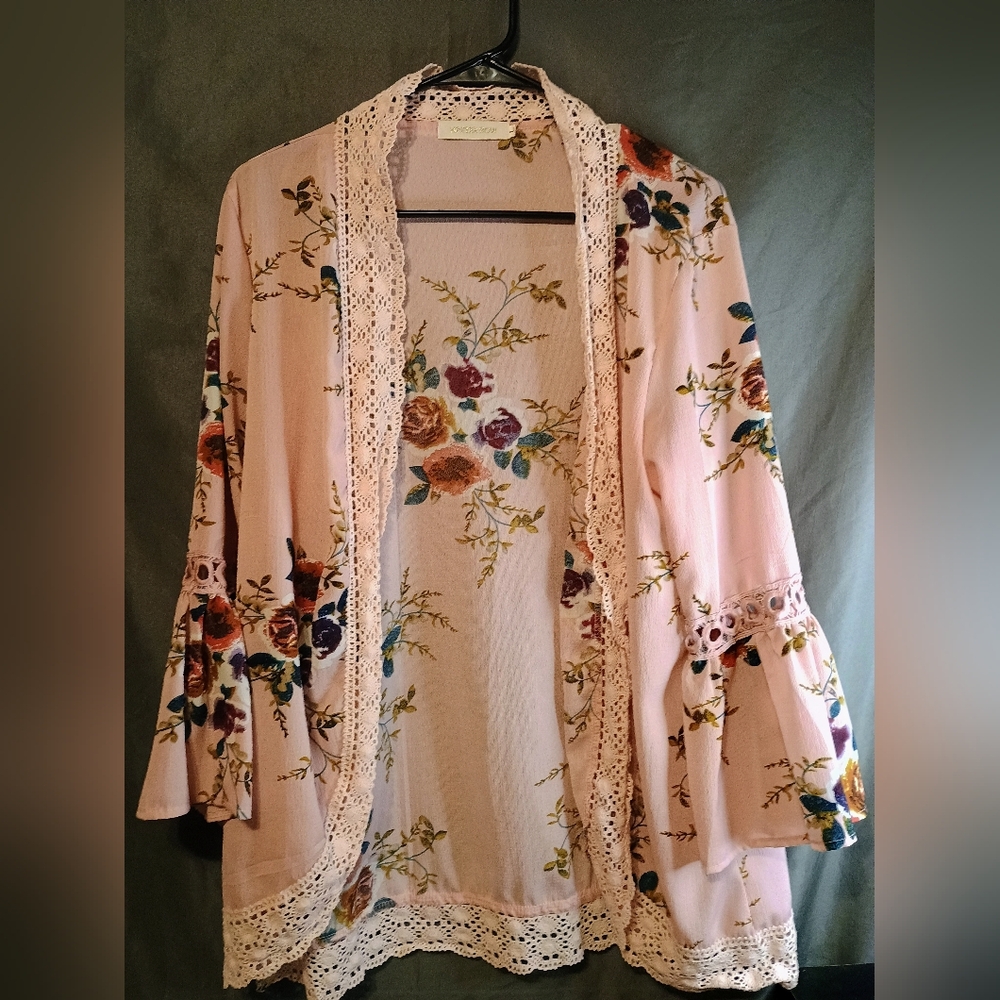Hipster Row Foral Lace-Trimmed Women's Kimono Cardigan